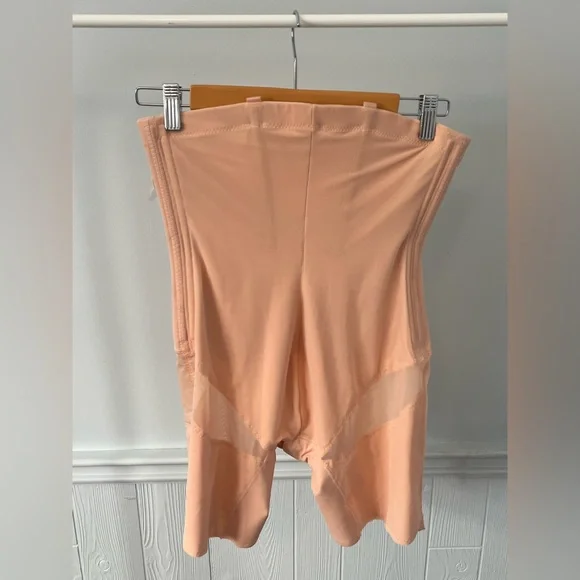 Superpower Short - Picture 3 of 4